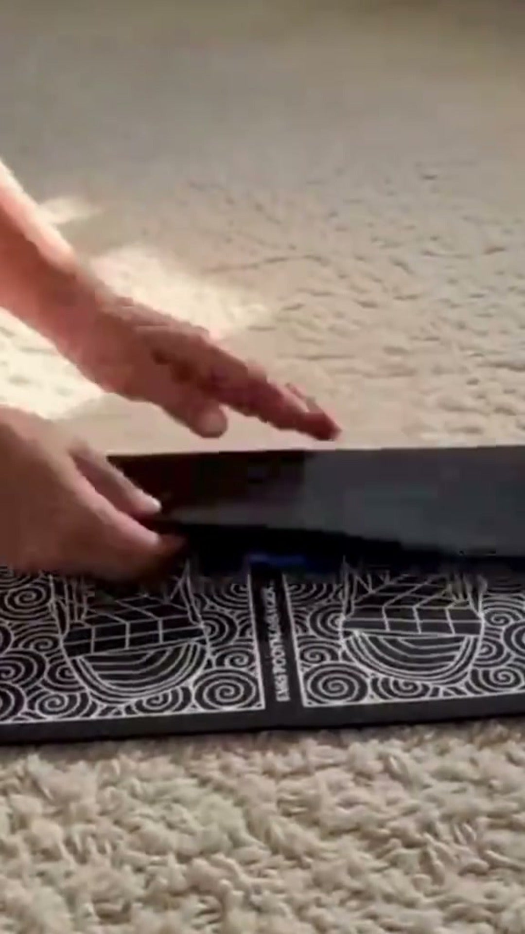 La alfombra NovaFeet se dobla y se guarda